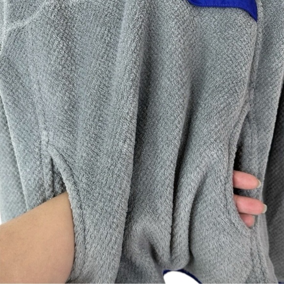PATAGONIA Re-Tool Snap-T Fleece Pullover in Platinum Gray/Royal Blue Size Small - Picture 3 of 6